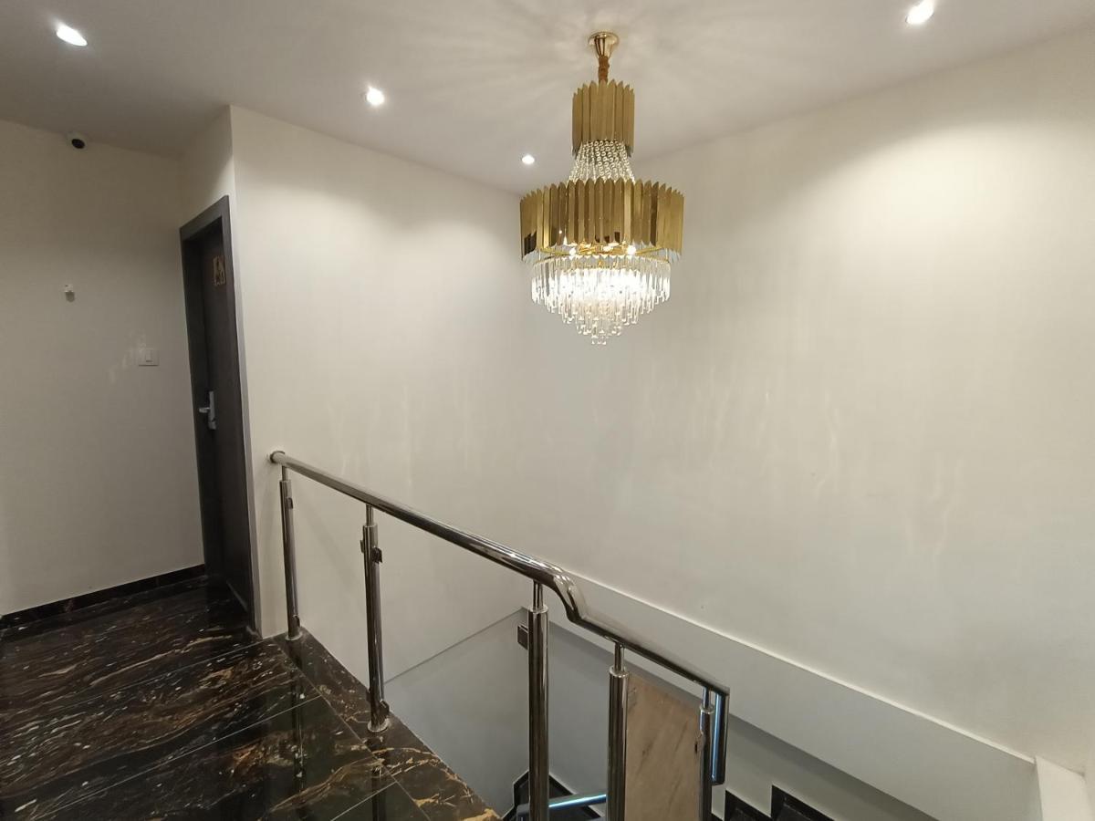 Hotel Classio Andheri - Near Dn Nagar Metro Station Mumbai Exterior photo